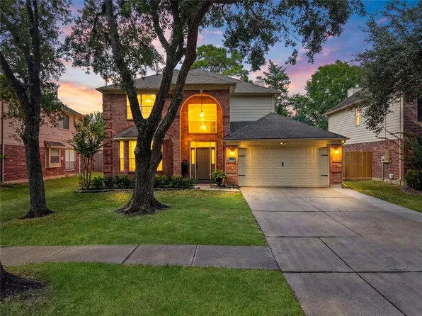 2212 Palm Lagoon Dr, League City, TX 77573
