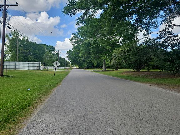 4th image of 922 Austin Rd