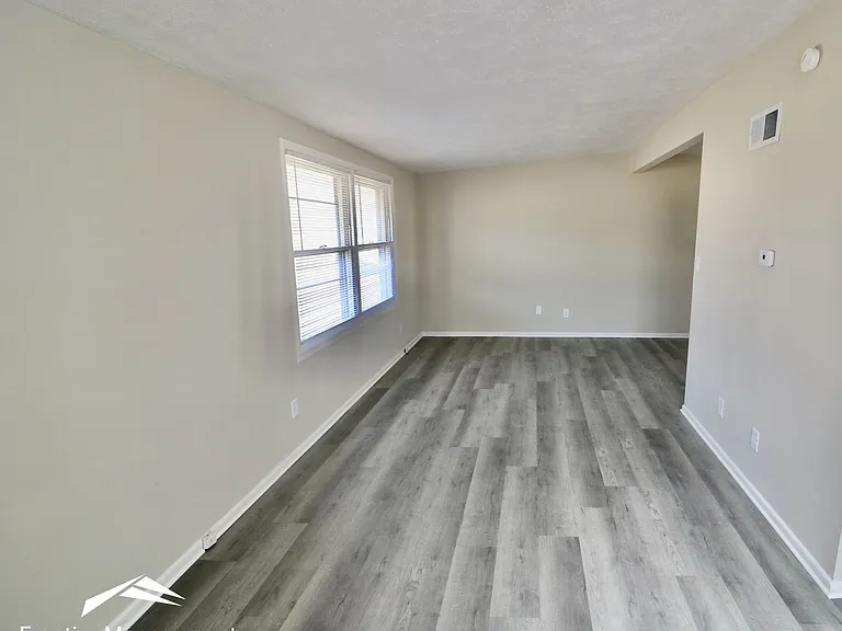 2324 Kraig Rd — Photo 4