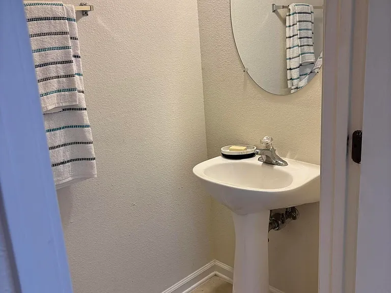 13496 Essence Ct — Photo 9