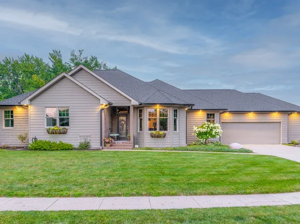 3521 Deerfield Pl, Columbus, IN 47203