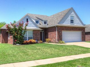 1504 N 20th St E, Broken Arrow, OK 74012