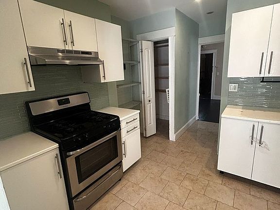 2nd image of 38 Van Cortlandt Park Ave APT 1