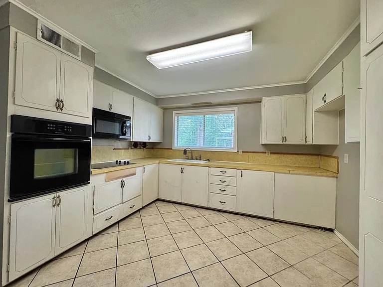 19 Paul Dr — Photo 5