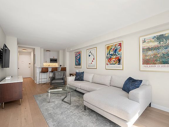 2nd image of 110 E 36th St APT 5D