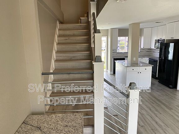 2nd image of 512 SE 43rd St APT 2