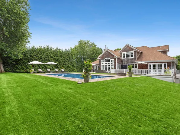 https://photos.zillowstatic.com/fp/be7ef7e25bd0d0294376e76790ad01f1-p_e.webp