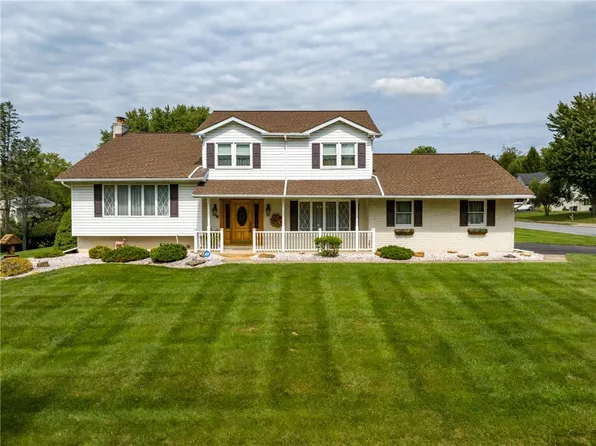 385 Apollo Dr, Bethlehem, PA 18017