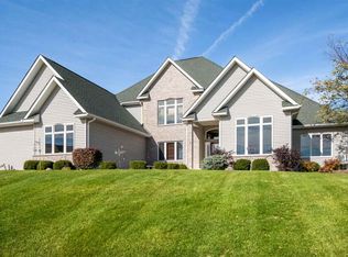 3420 34th Avenue North Ct, Clinton, IA