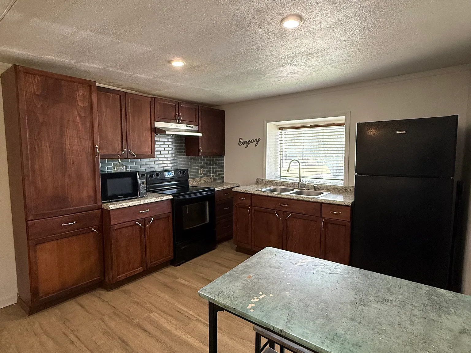 1 bed, $1,300 — Photo 4