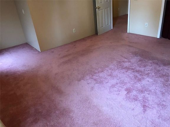 5th image of 215 N 11th St