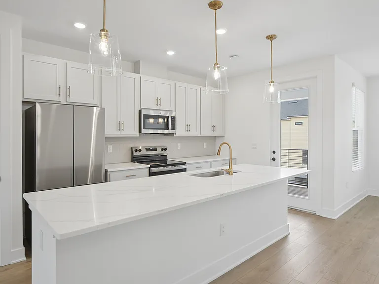 15219 Hamlin Park Dr #15219 — Photo 8