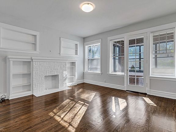 2nd image of 1940 W Farwell Ave APT 1E