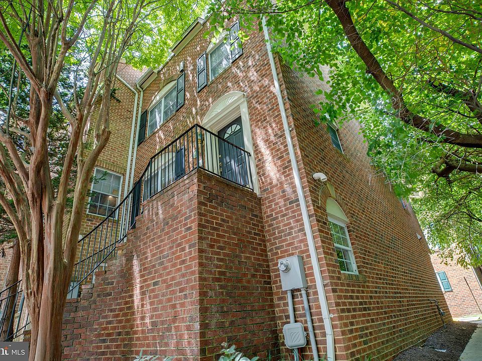 1st image of 2315 N Greenbrier Ct