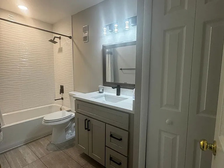 1696 S Park Ave — Photo 11