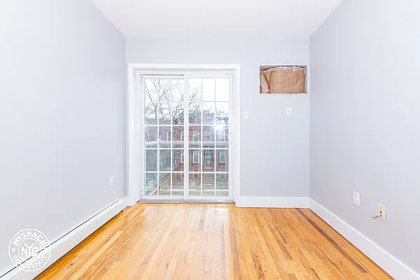 Rented by MySpaceNYC | media 8
