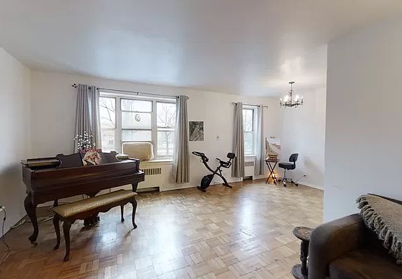 4th image of 640 W 231st St APT 2G