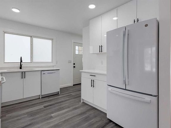 3rd image of 32 W Midland Pl SE