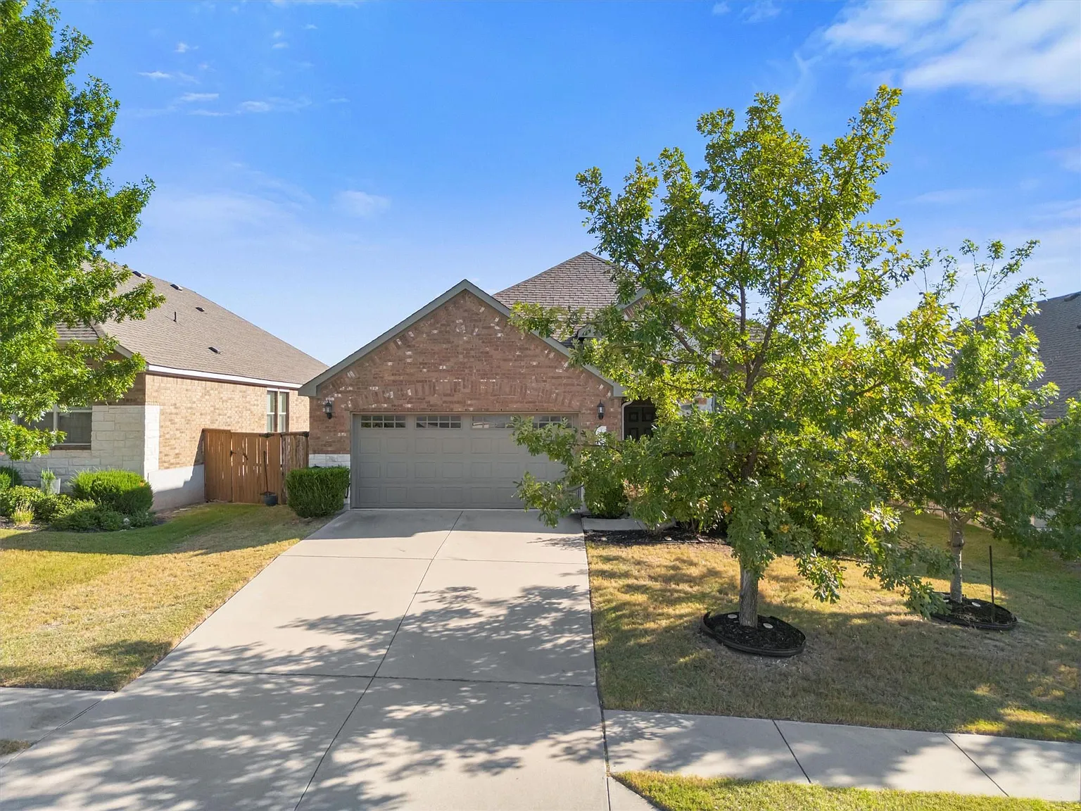 3 bed, 2.0 bath, 2260 sqft, $2,450 — Photo 1