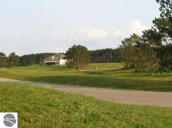 LOT 8 S Meadow Dr, Cadillac, MI 49601