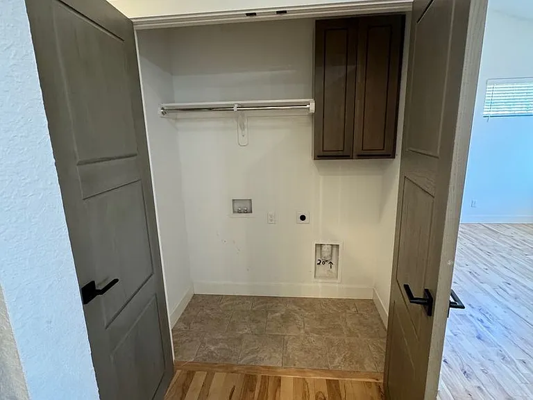 108 & 110 Amberwood Ct — Photo 8