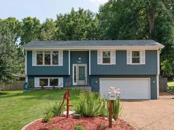5917 Sunset Rd, Mound, MN 55364