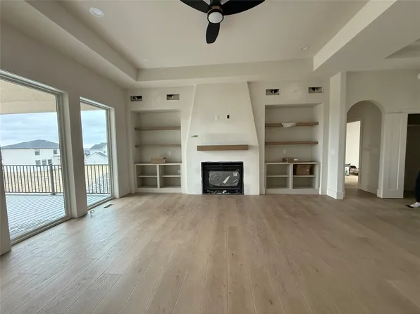 4189 Westgate Pkwy, Clive, IA 50325