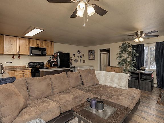 4th image of 3925 Crescent Dr