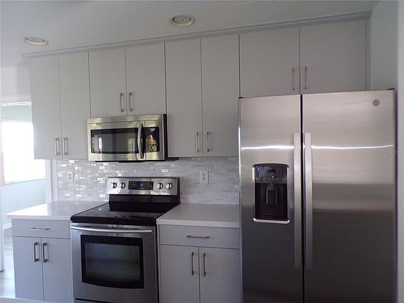 5th image of 437 Monaco Dr