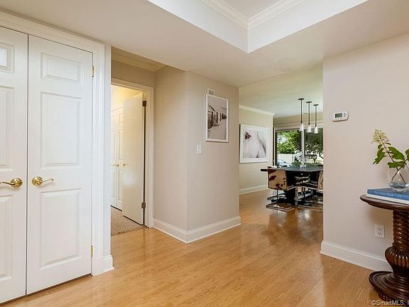 5th image of 153 Rowayton Woods Dr #153