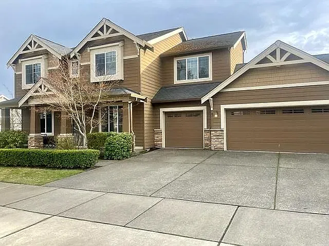 5 bed, 2.5 bath, 2736 sqft, $5,000 — Photo 1