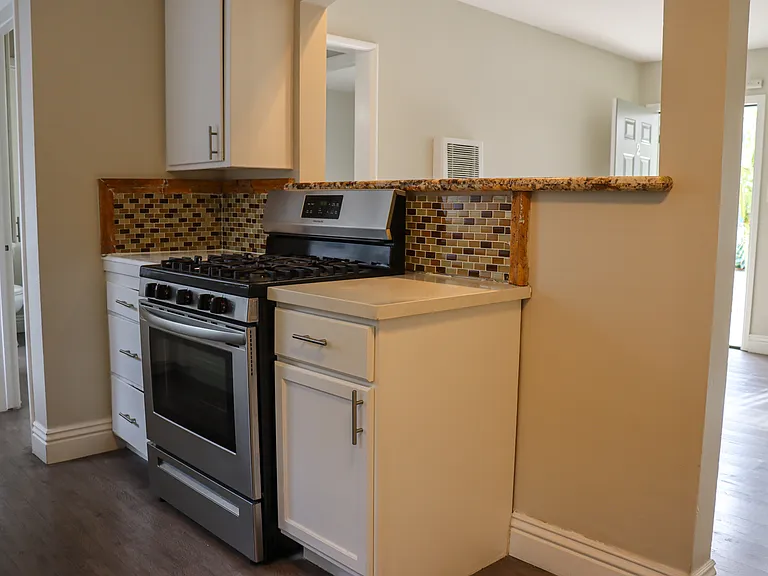 Rosemead Villas — Photo 9
