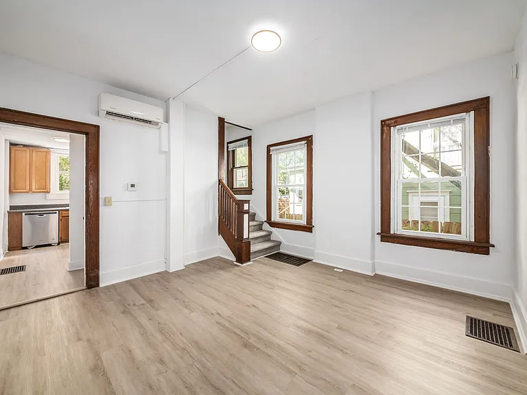 2245 Summit St #2 — Photo 13