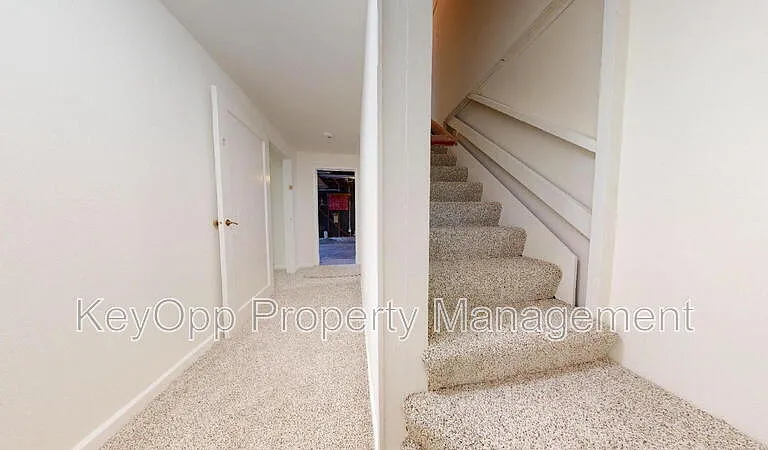 31 Crestline Ave — Photo 16