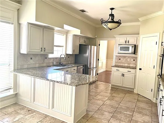 115 Ayshire Ct — Photo 10