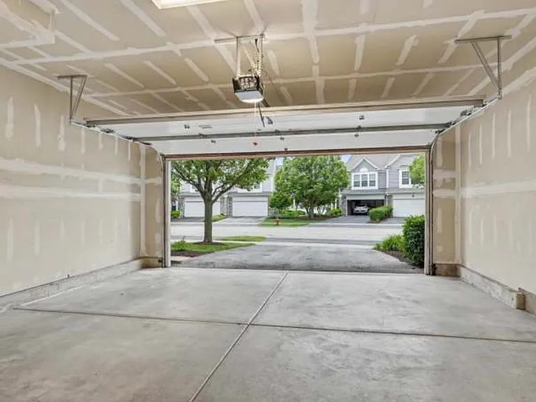 608 Hawley Dr — Photo 12