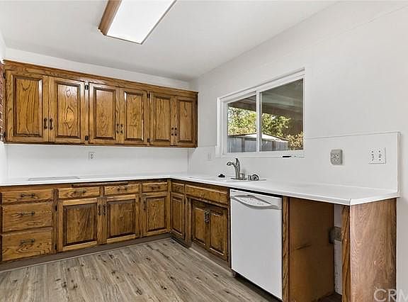 5th image of 4850 Rosewood St