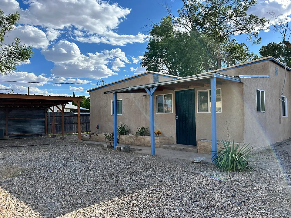 607 1/2 Baca Ave