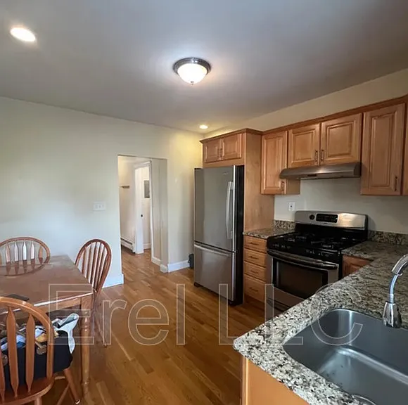 54 Webster Ave #1A — Photo 1