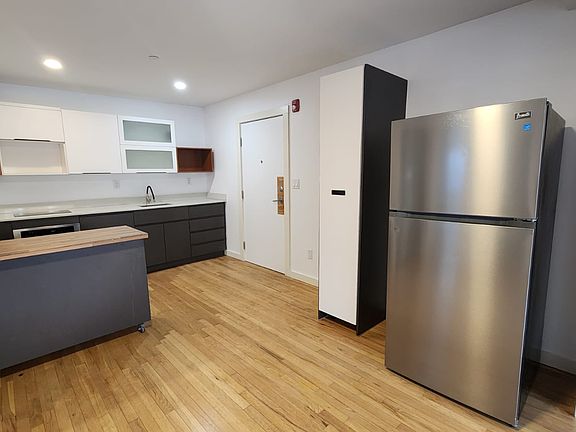 2nd image of 35 Springside Ave #3D