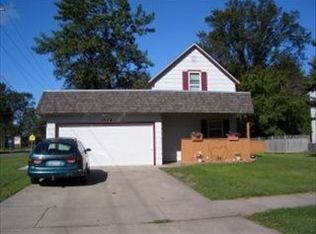 1524 Cherry St, Grand Forks, ND 58201