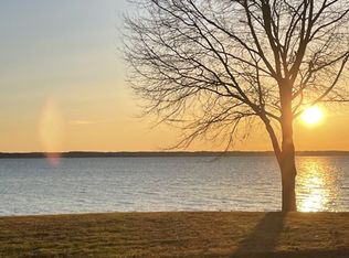 222 Orchard Point Dr, Weems, VA 22576