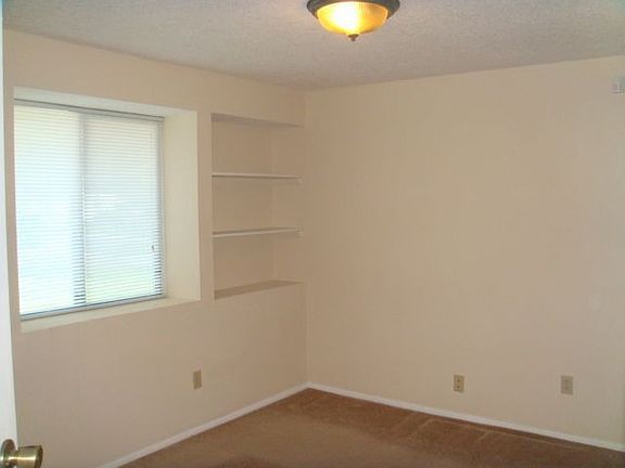4th image of 10718 Squires Ct