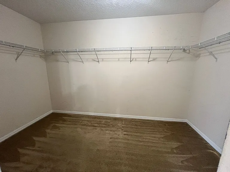 13491 Teddington Ln — Photo 32