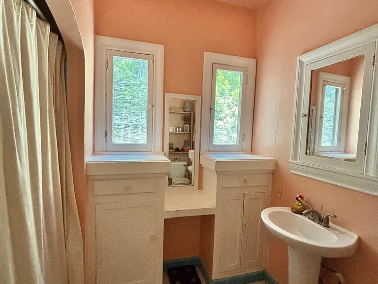 937 S Spaulding Ave #204 — Photo 9