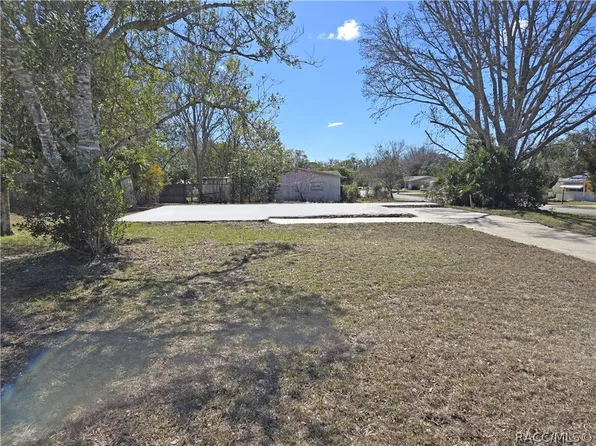 14 Clifford Dr, Beverly Hills, FL 34465