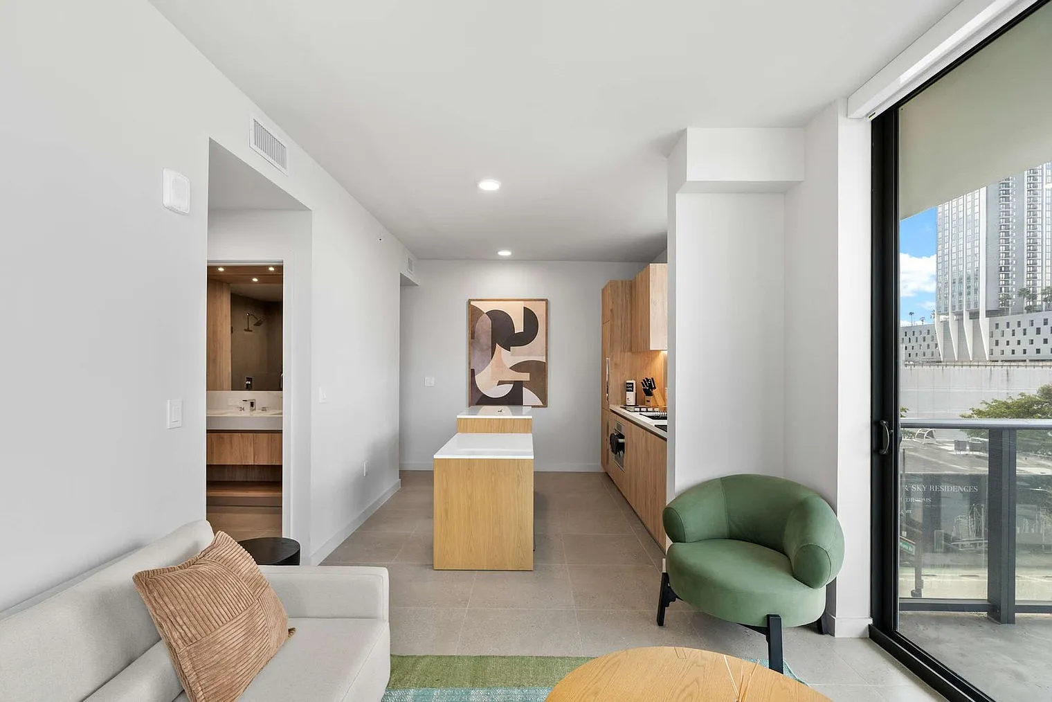 2 bed, 2.0 bath, 818 sqft, $3,772 — Photo 1