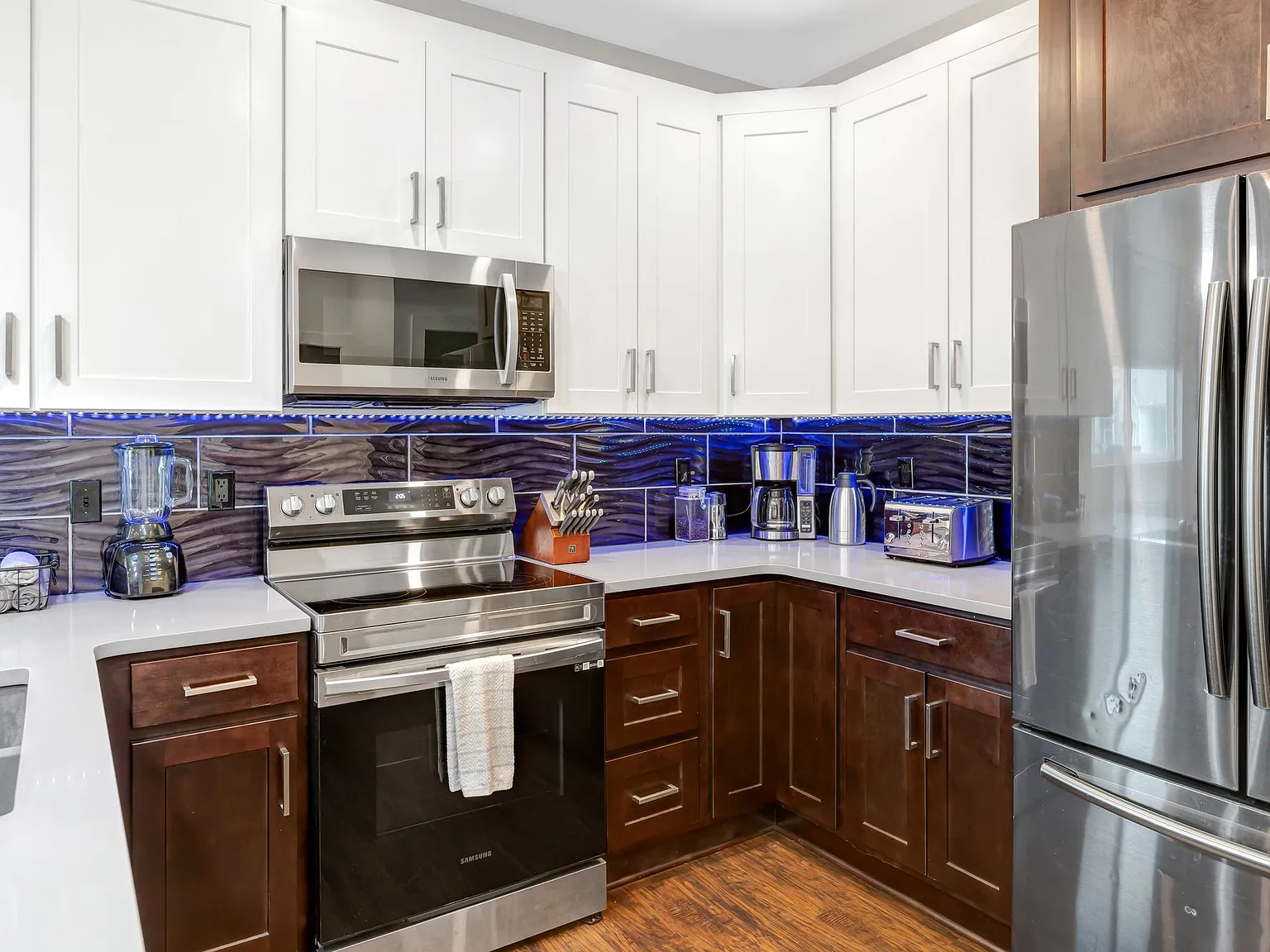 2 bed, 1250 sqft, $2,200 — Photo 3