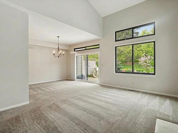 4th image of 374 White Oak Ln #1190