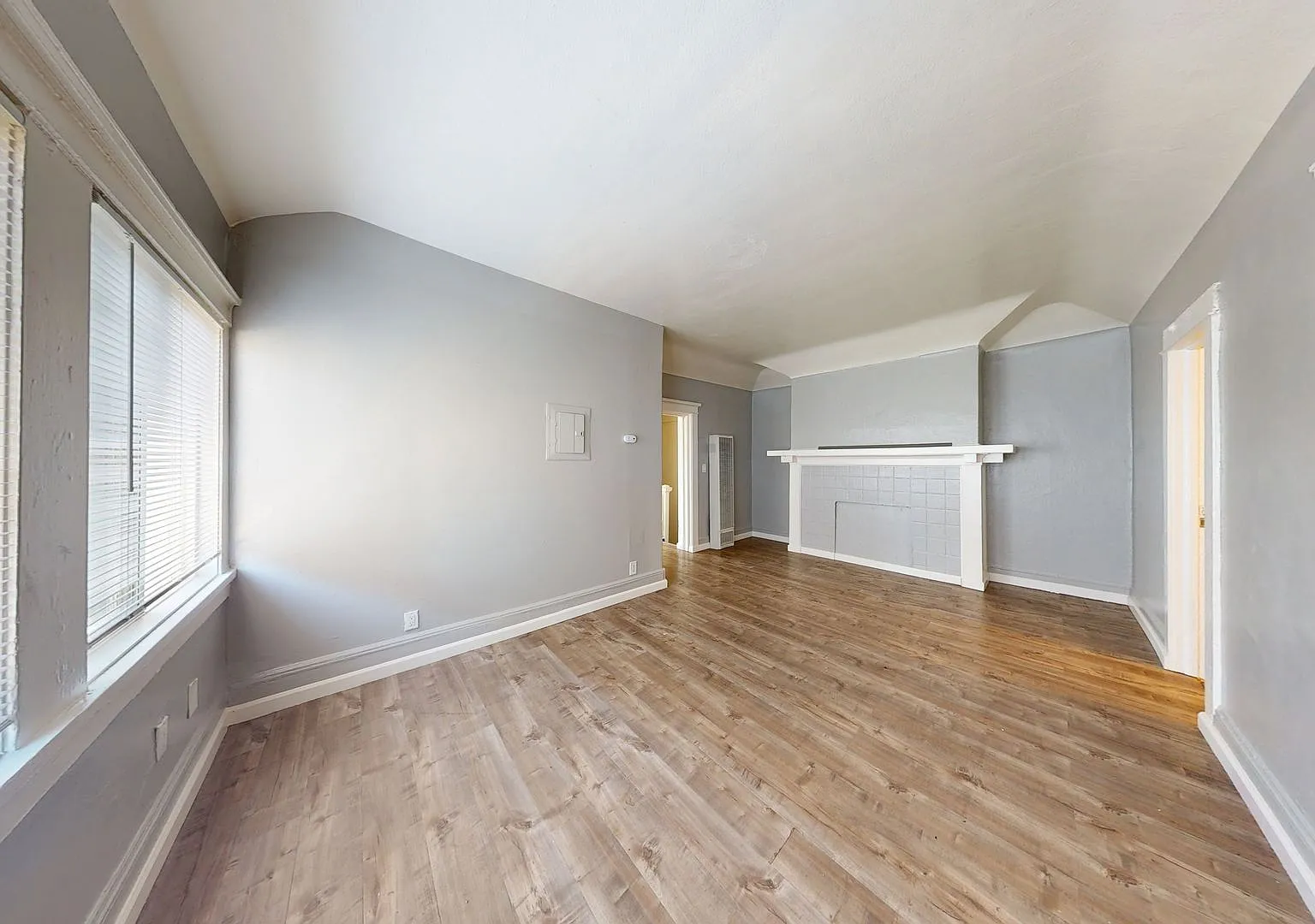 884 32nd Street — Photo 3